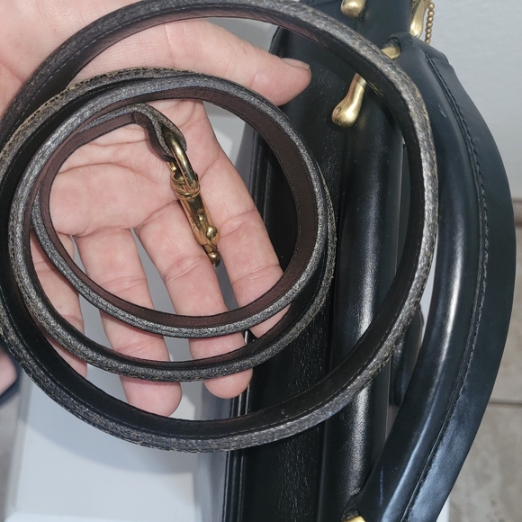 SOLD! Vintage Coach Black 2 Way Shoulder Bag Handbag Brass Hardware Turnlock - Picture 8 of 16